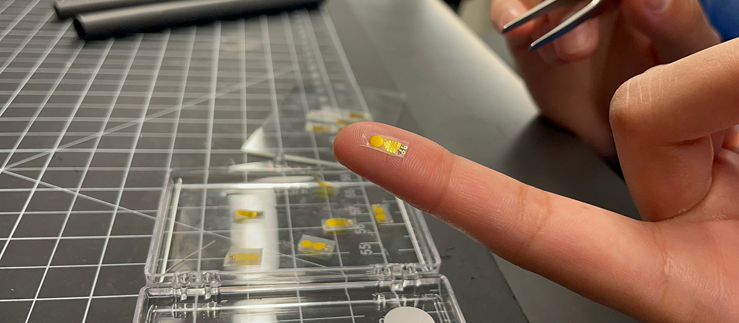 Transplant sensor on a fingertip