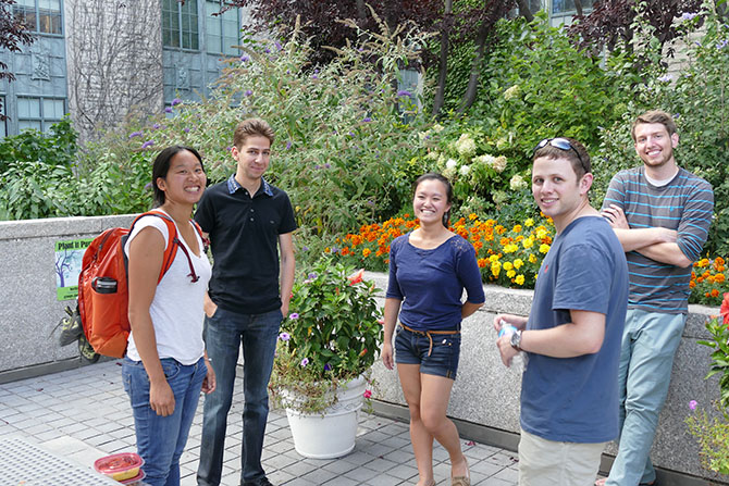 Student enjoy a picnic on the Tech patio