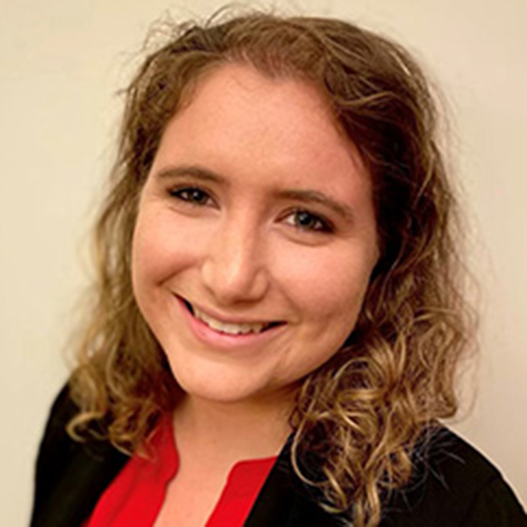 Naomi Lisse headshot