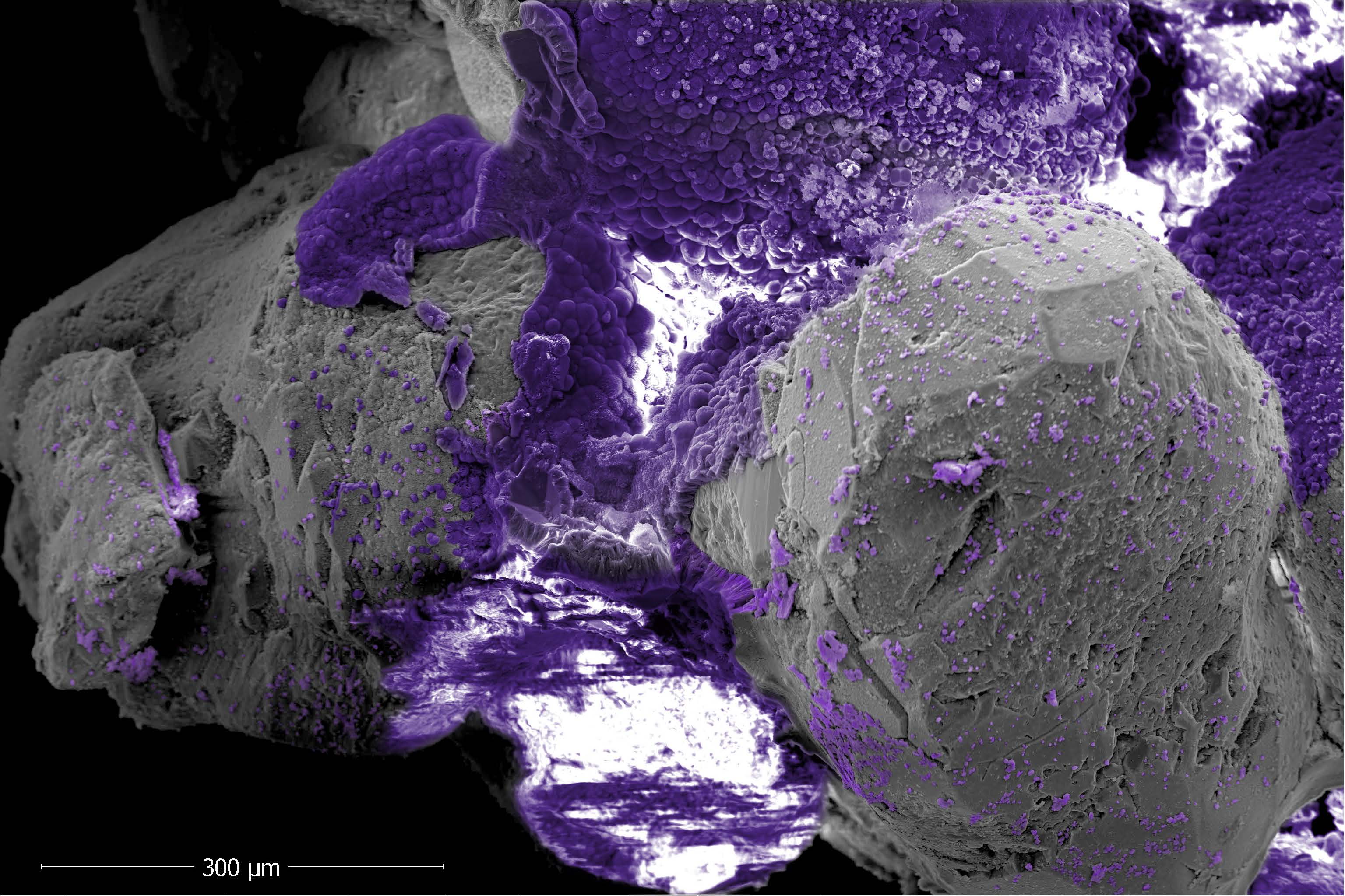Electrodeposition of mineral binders in a sand. (Credits: A. Rotta Loria)