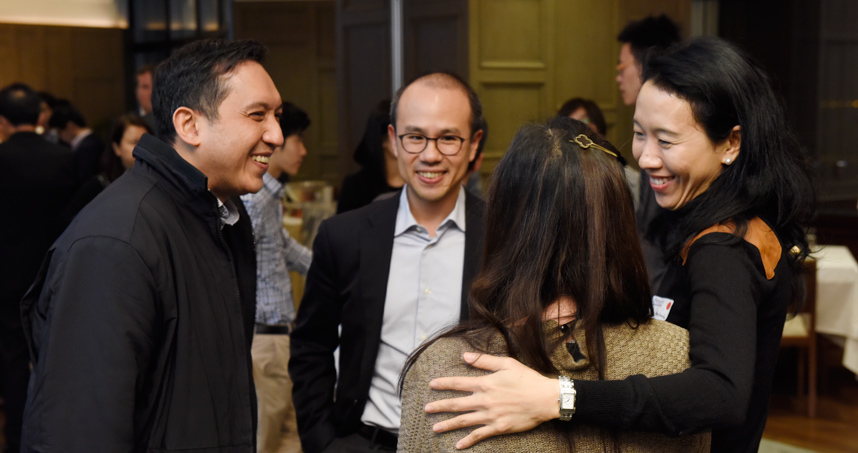 Northwestern Engineering alumni and friends at The American Club in Hong Kong.