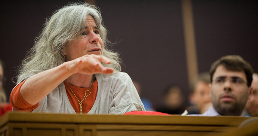 Audience member Nina Kraus, professor of communication sciences and disorders at Northwestern, asks a question.