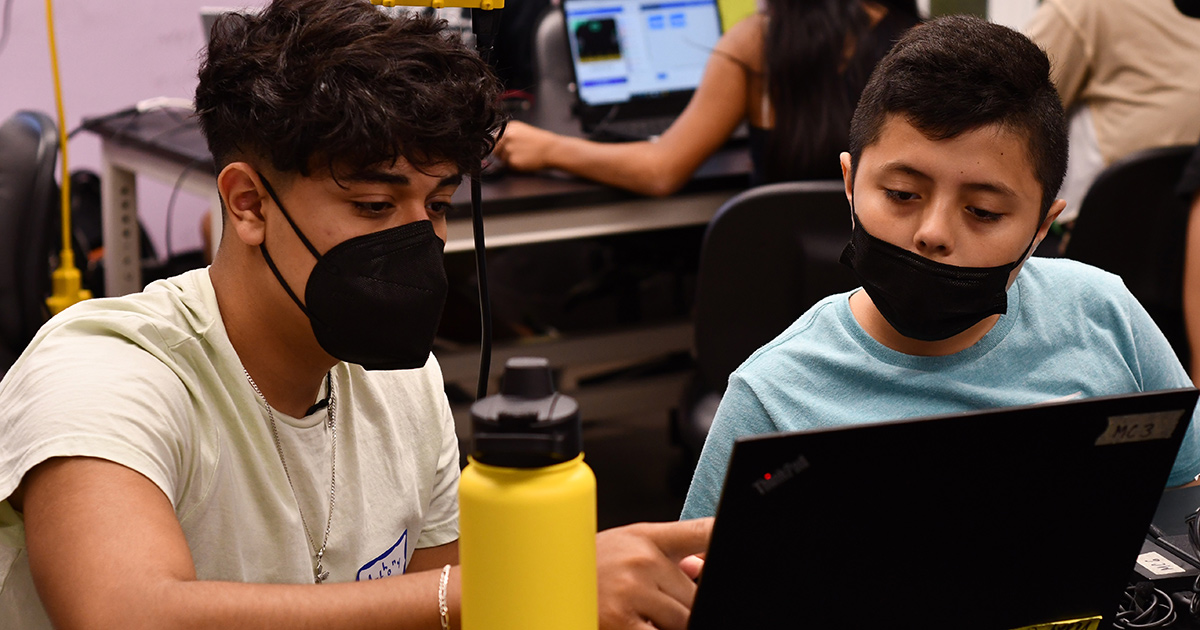 Exploring STEAM at Northwestern CS Summer Camp News Northwestern