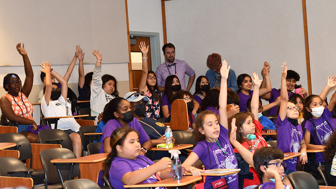 Exploring STEAM at Northwestern CS Summer Camp News Northwestern