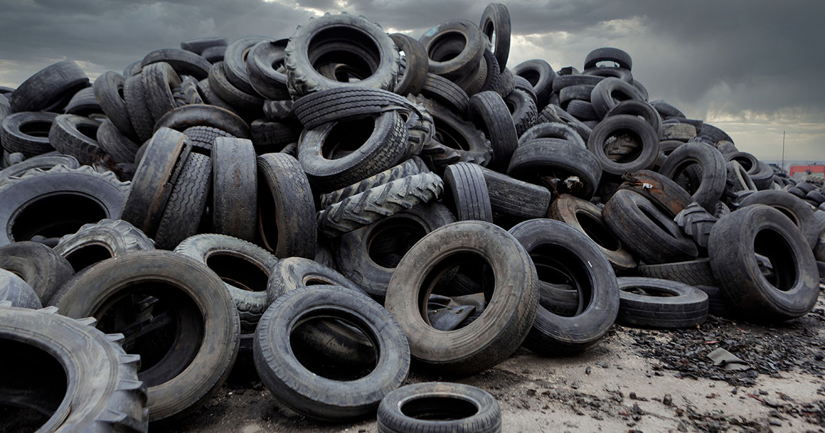 Crosslinked polymers used in products such as tires are highly durable, but their permanent crosslinks traditionally prevent the materials from being reprocessed and recycled.