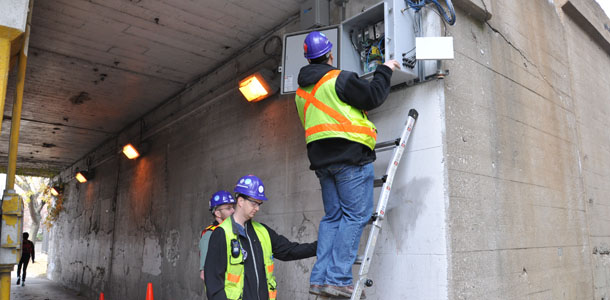 ITI engineers work on a CTA bridge